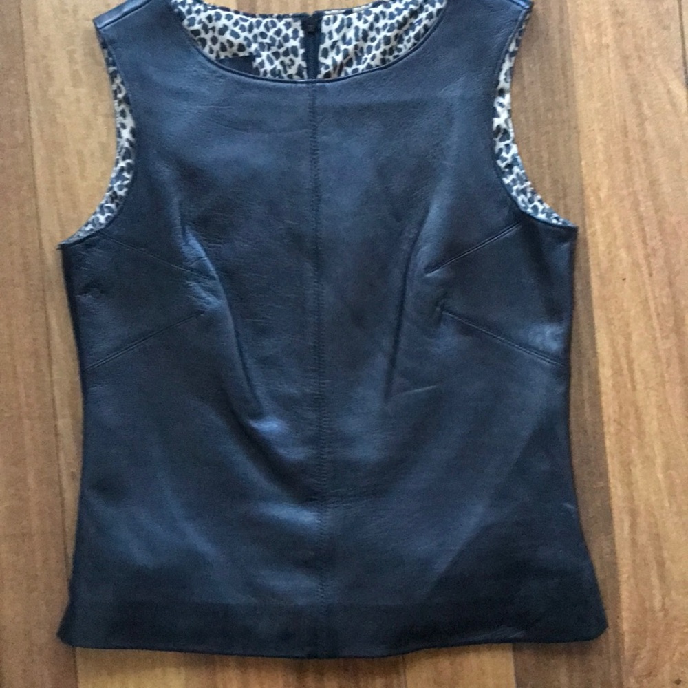 Amazing soft leather fitted top w/ side vents 4